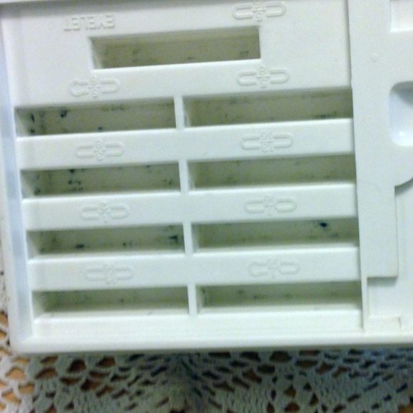 Vintage Buttonholer, Kenmore Model 17501 Sewing Machine plus accessory box - Picture 12 of 16